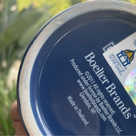 Boelter Brands Collegiate 2011 Notre Dame Sculpted Relief 16 oz Mug - Picture 13 of 15